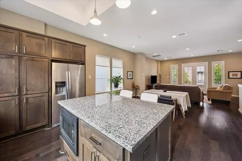 1917 Shearn St, Houston, TX 77007