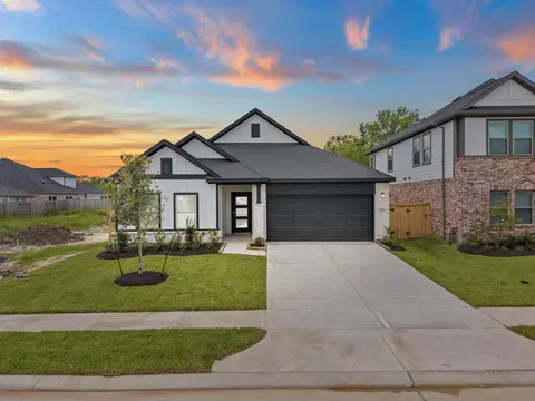208 Rose Laurel Dr, Alvin, TX 77511