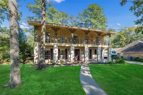 Exterior - 131 Shadowood St, Conroe, TX 77304 photo 3 of 10