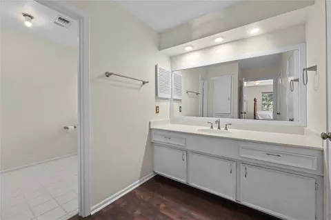 Bath - 131 Shadowood St, Conroe, TX 77304 photo 2 of 4
