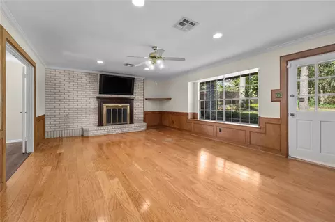 Living - 131 Shadowood St, Conroe, TX 77304 photo 4 of 6