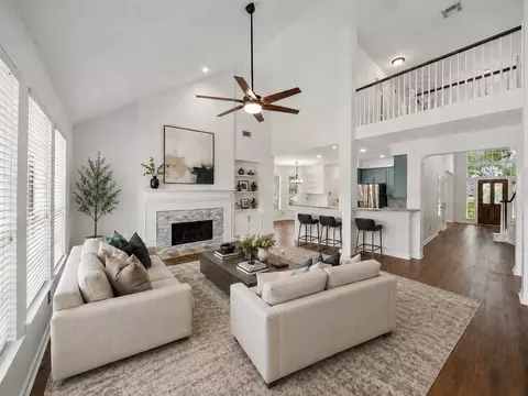 1123 Summer Brk, Sugar Land, TX 77479