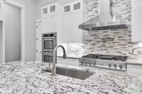 Kitchen - 27900 E Stallion Ln, Waller, TX 77484 photo 1 of 2