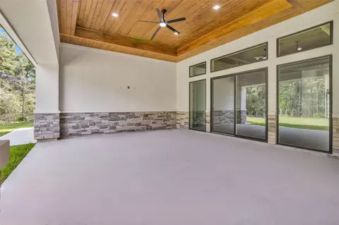 Exterior - 27900 E Stallion Ln, Waller, TX 77484 photo 5 of 9