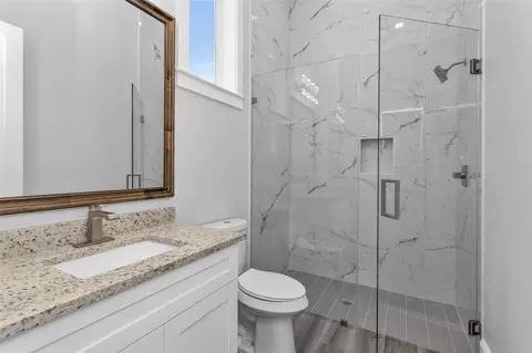 Bath - 27900 E Stallion Ln, Waller, TX 77484 photo 6 of 8