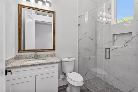 Bath - 27900 E Stallion Ln, Waller, TX 77484 photo 7 of 8