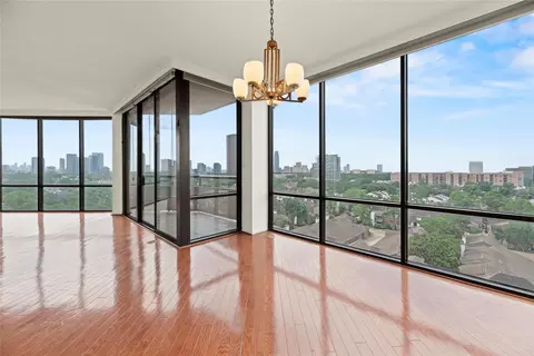 1111 Bering Dr #1001, Houston, TX 77057