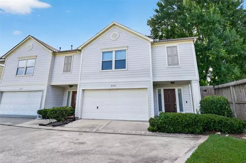2735 Woodridge Manor Dr, Houston, TX 77087