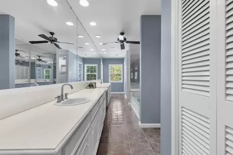 Entry Way - 406 E Second St, Corrigan, TX 75939 photo 5 of 7