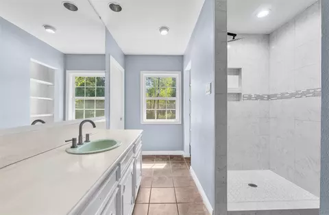 Bath - 406 E Second St, Corrigan, TX 75939 photo 4 of 5