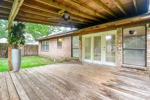 Exterior - 6702 Spring Leaf Dr, Spring, TX 77379 photo 9 of 11