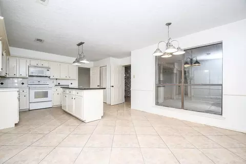 Kitchen - 6702 Spring Leaf Dr, Spring, TX 77379 photo 7 of 7