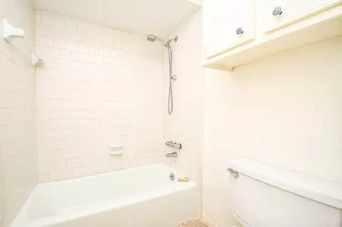 Bath - 6702 Spring Leaf Dr, Spring, TX 77379 photo 7 of 7