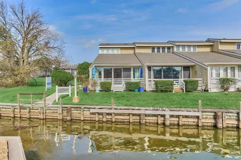 1 April Point Dr S, Montgomery, TX 77356