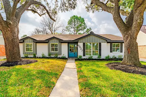 6027 Valkeith Dr, Houston, TX 77096