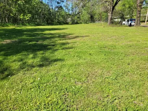 805 4th St NW, Paris, TX 75460