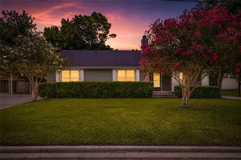 511 W Val Verde St, Brenham, TX 77833