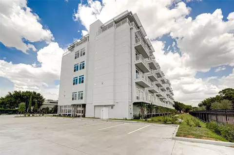 6955 Turtlewood Dr #607, Houston, TX 77072