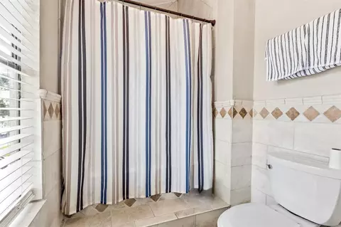 Bath - 25539 Chapel Ridge Ln, Spring, TX 77373 photo 2 of 4