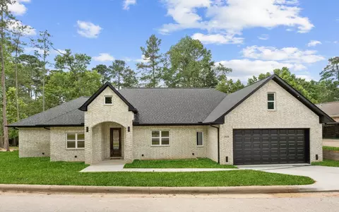 1920 Foxbriar Dr, Huntsville, TX 77340