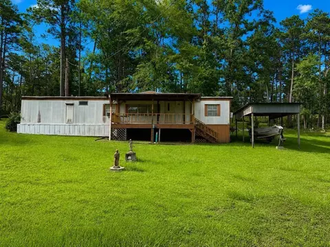 270 Peachtree Dr, Burkeville, TX 75932