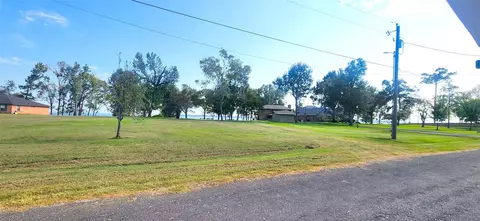 489 Emerald Ln, Onalaska, TX 77360 photo 1