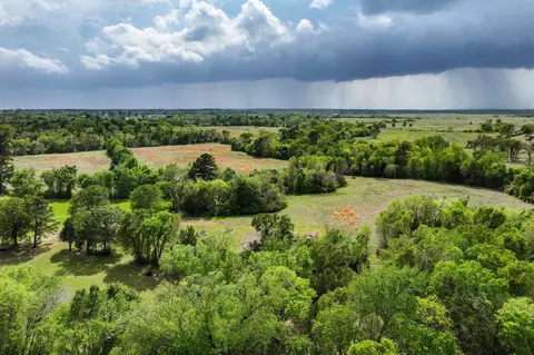 1881 Sh 75 N, Huntsville, TX 77320