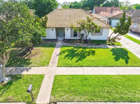 10519 Kirkwren Dr, Houston, TX 77089