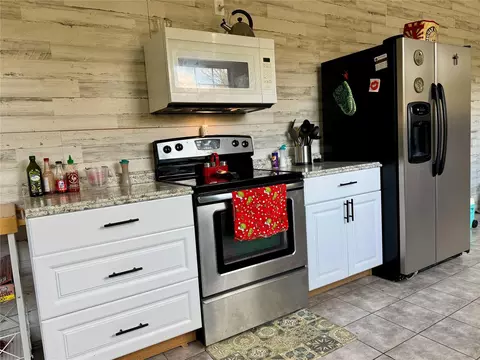 Kitchen - 307 Deerwood Dr, Trinity, TX 75862 photo 3 of 3