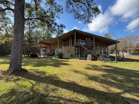 307 Deerwood Dr, Trinity, TX 75862
