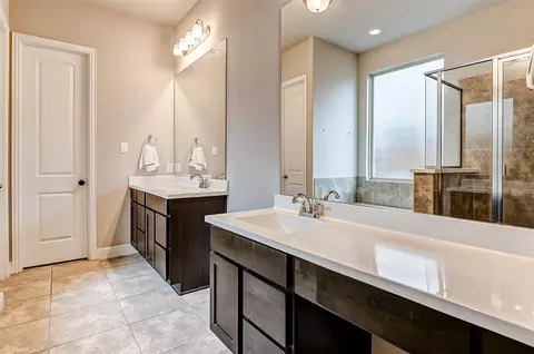 Bath - 29515 Crimson Beech Dr, Spring, TX 77386 photo 2 of 5