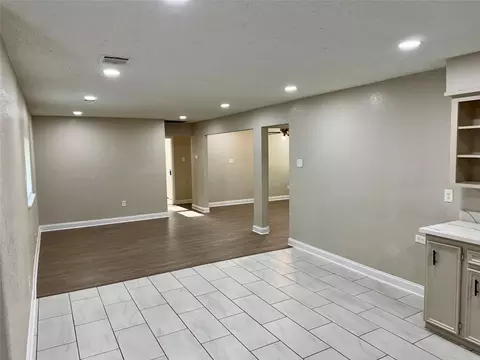 Living - 6321 Apache Dr, Pasadena, TX 77503 photo 5 of 6