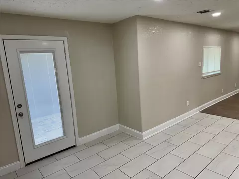 Entry Way - 6321 Apache Dr, Pasadena, TX 77503 photo 1 of 1