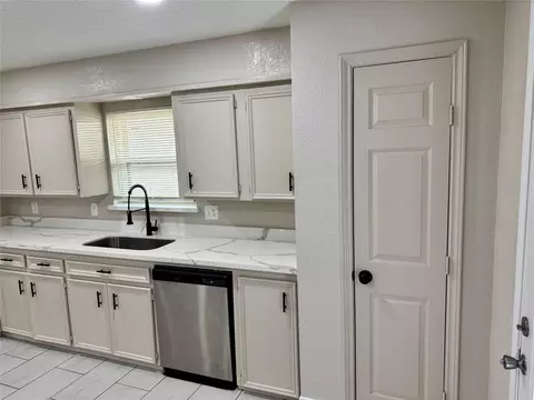 Kitchen - 6321 Apache Dr, Pasadena, TX 77503 photo 3 of 4