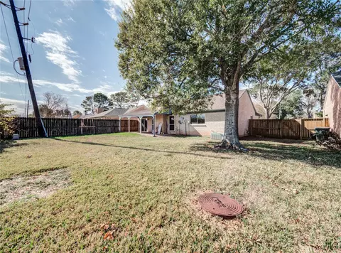 3307 E Heatherock Cir, Sugar Land, TX 77479