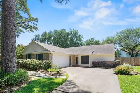 8327 Hot Springs Dr, Houston, TX 77095