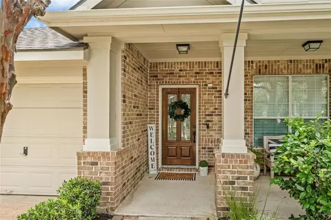 18223 W Williams Bend Dr, Cypress, TX 77433