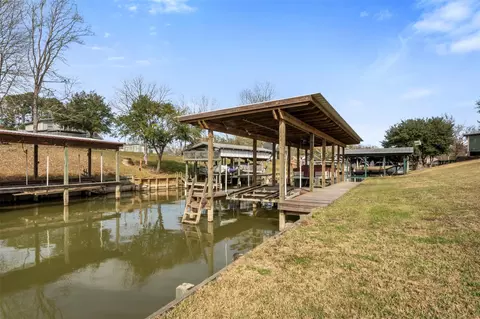 374 Harbor View Dr, Livingston, TX 77351