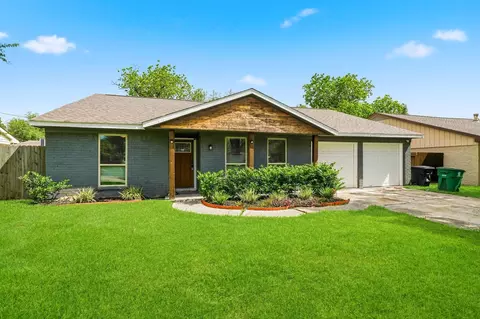 11630 Sandstone St, Houston, TX 77072