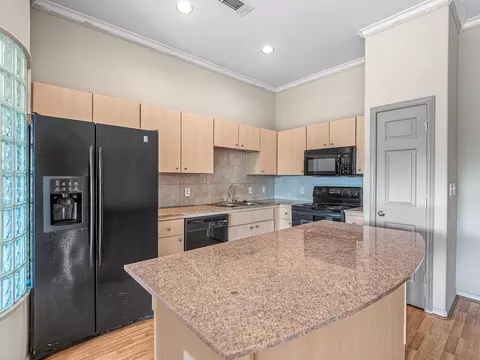 1441 East St #315, Houston, TX 77007