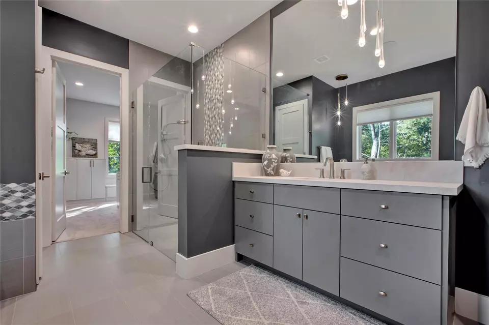 Bath - 25374 High Meadow West Dr, Montgomery, TX 77316 photo 1 of 1