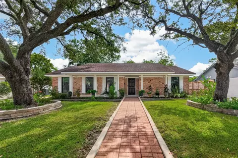 10807 Chimney Rock Rd, Houston, TX 77096