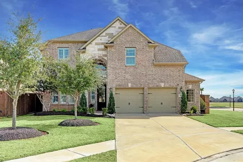 633 Kickapoo Ct, Webster, TX 77598 photo 1