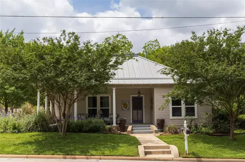 1506 S Jackson St, Brenham, TX 77833