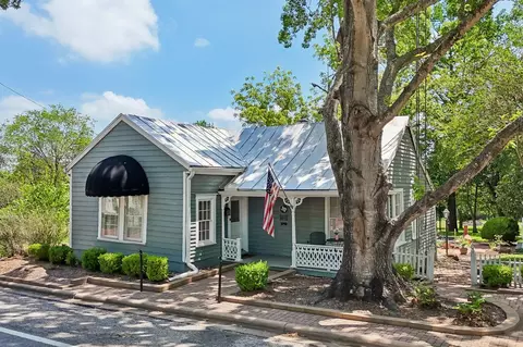 4925 Main St, Chappell Hill, TX 77426