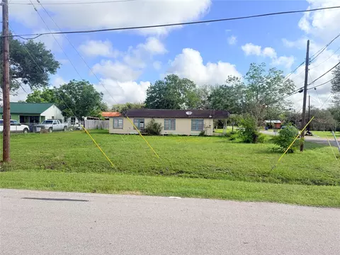 101 Carl St, Refugio, TX 78377 photo 7
