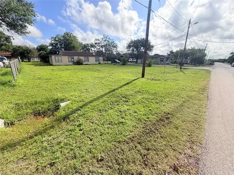 101 Carl St, Refugio, TX 78377 photo 8