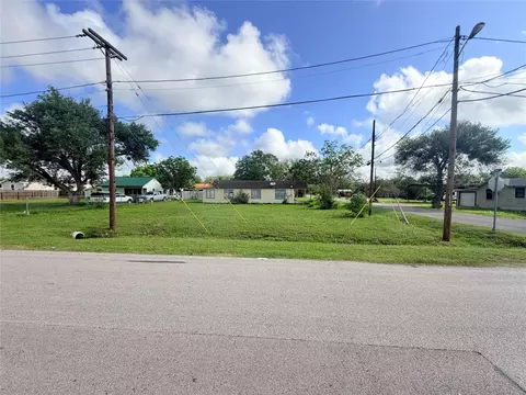 101 Carl St, Refugio, TX 78377 photo 6