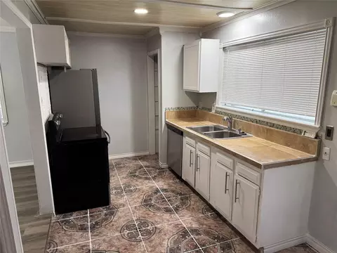 Kitchen - 23115 Ludgate Dr, Spring, TX 77373 photo 1 of 2