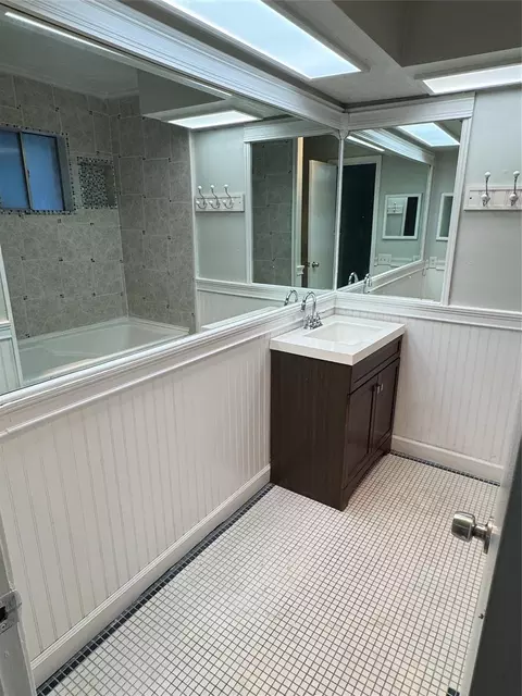 Bath - 23115 Ludgate Dr, Spring, TX 77373 photo 1 of 3